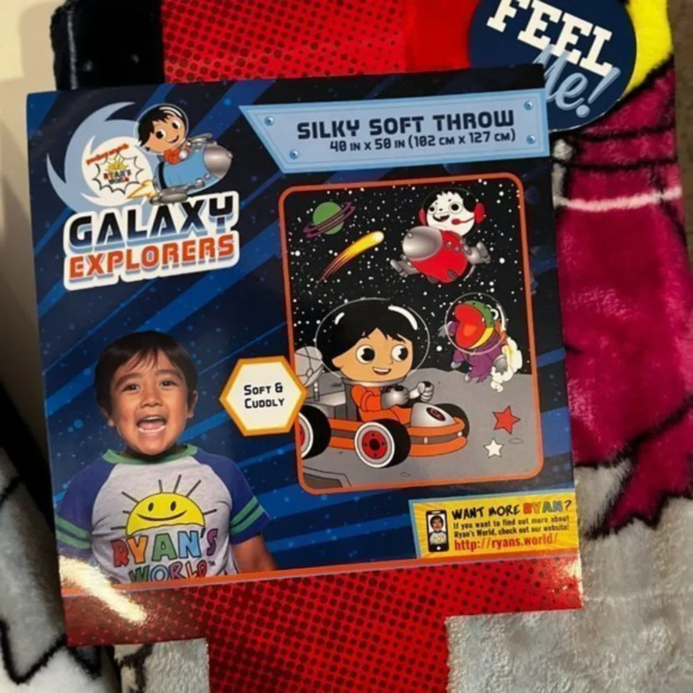 Ryan's World Kid's Throw - Galaxy Explorers (TWO‎ throws) (new) (kids)